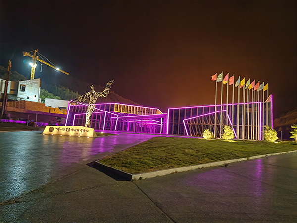 城市亮化是现代城市建设的重要组成部分，它不仅可以美化城市的夜景，还能提升城市的整体形象。随着科技的不断进步，城市亮化也得到了更多的关注和创新。本文将介绍一些关于城市亮化的创意和技术，帮助读者了解南木林城市亮化的重要性以及如何进行南木林城市亮化的规划和实施。